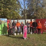 Die Verantwortlichen der Telekom mit Bauhofleiter Thomas Dotzer (3. von links) beim Spatenstich in Peunting.