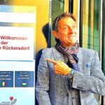 Zu Gast in Italien: Bürgermeister Johannes Ballas vor dem Südtiroler Landtag.