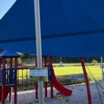 Dank Förderung durchs Regionalbudget gibt es am Spielplatz des SV Neuhaus nun ein neues Sonnensegel.