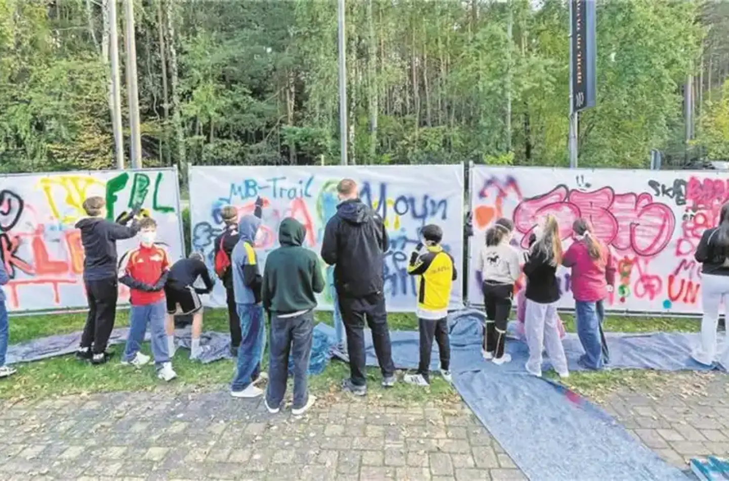 Die Gemeinde Burgthann hat einen Graffiti-Workshop mit Kindern und Jugendlichen veranstaltet.