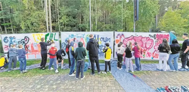 Die Gemeinde Burgthann hat einen Graffiti-Workshop mit Kindern und Jugendlichen veranstaltet.