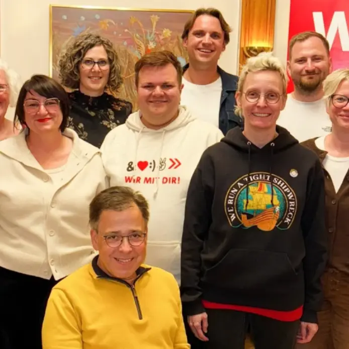 Der neue Vorstand der SPD Altdorf (von links): Kathrin Bobisch, Karin Völkl, Melanie Bloß, Jasmin Groß, Jens Bürkle, Jan Plobner, Steven Himmelseher, Barbara Beck, Nikolai Lewis und Heidrun Beckmann.