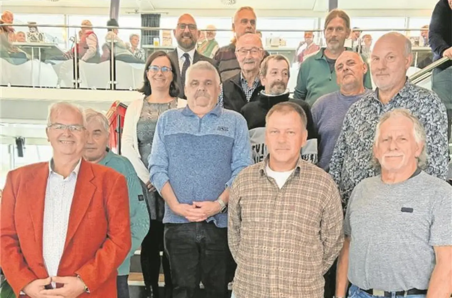 Unter anderem auf dem Bild zu sehen sind die beiden Jubilare Uwe Zogel und Walter Potzler, beide wurden für 40 Jahre Mitgliedschaft geehrt.