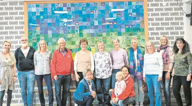 Beim Treffen mit den ehrenamtlichen Lesepatinnen und -paten, die die Schüler das ganze Jahr über tatkräftig unterstützen.